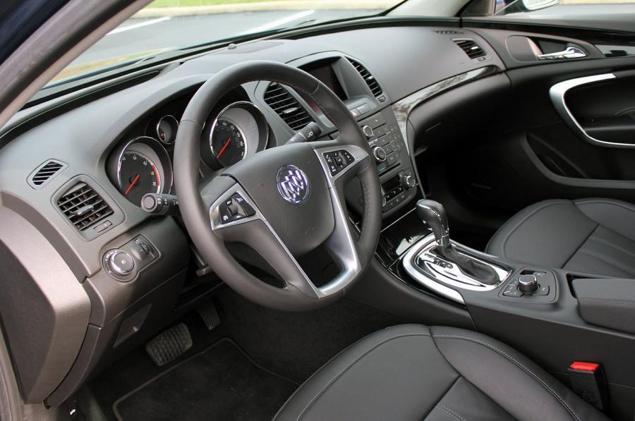  Buick Regal CXL 2011 года  (фото 30 из 47)